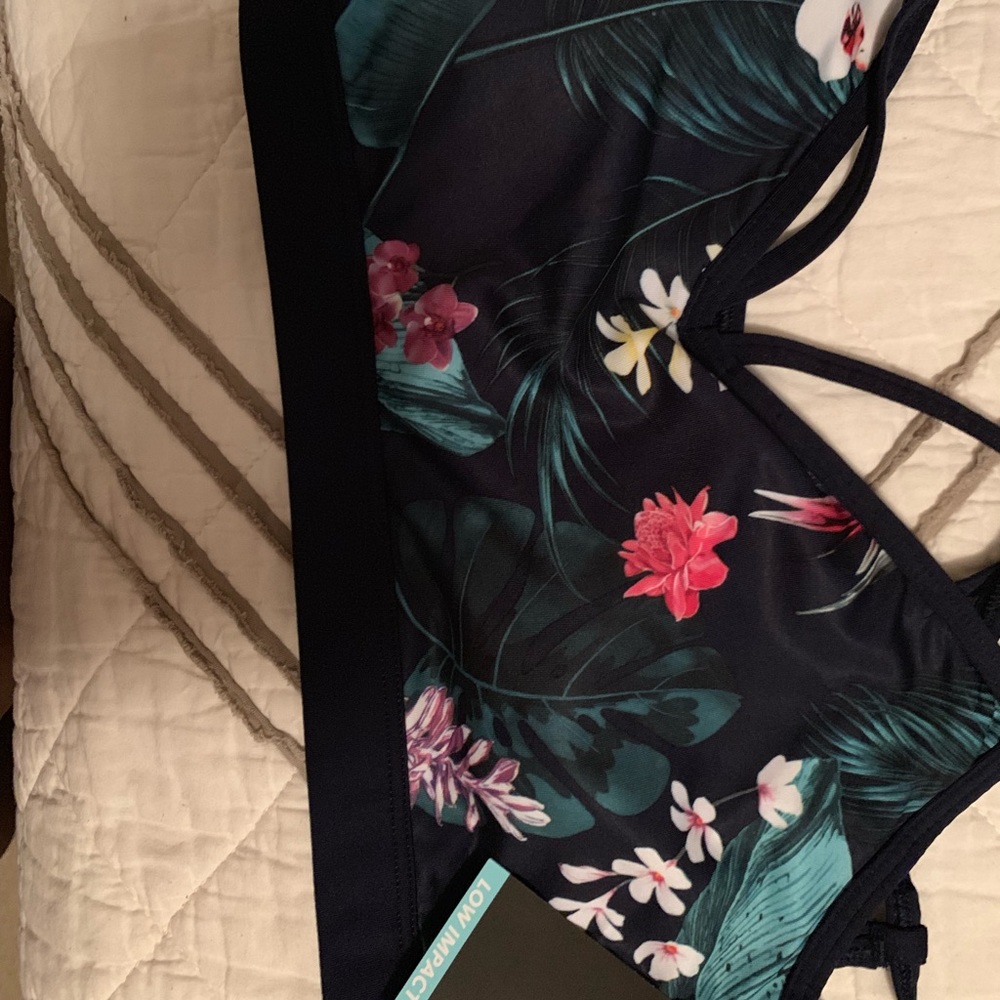 Gap Fit sports bra Sz M